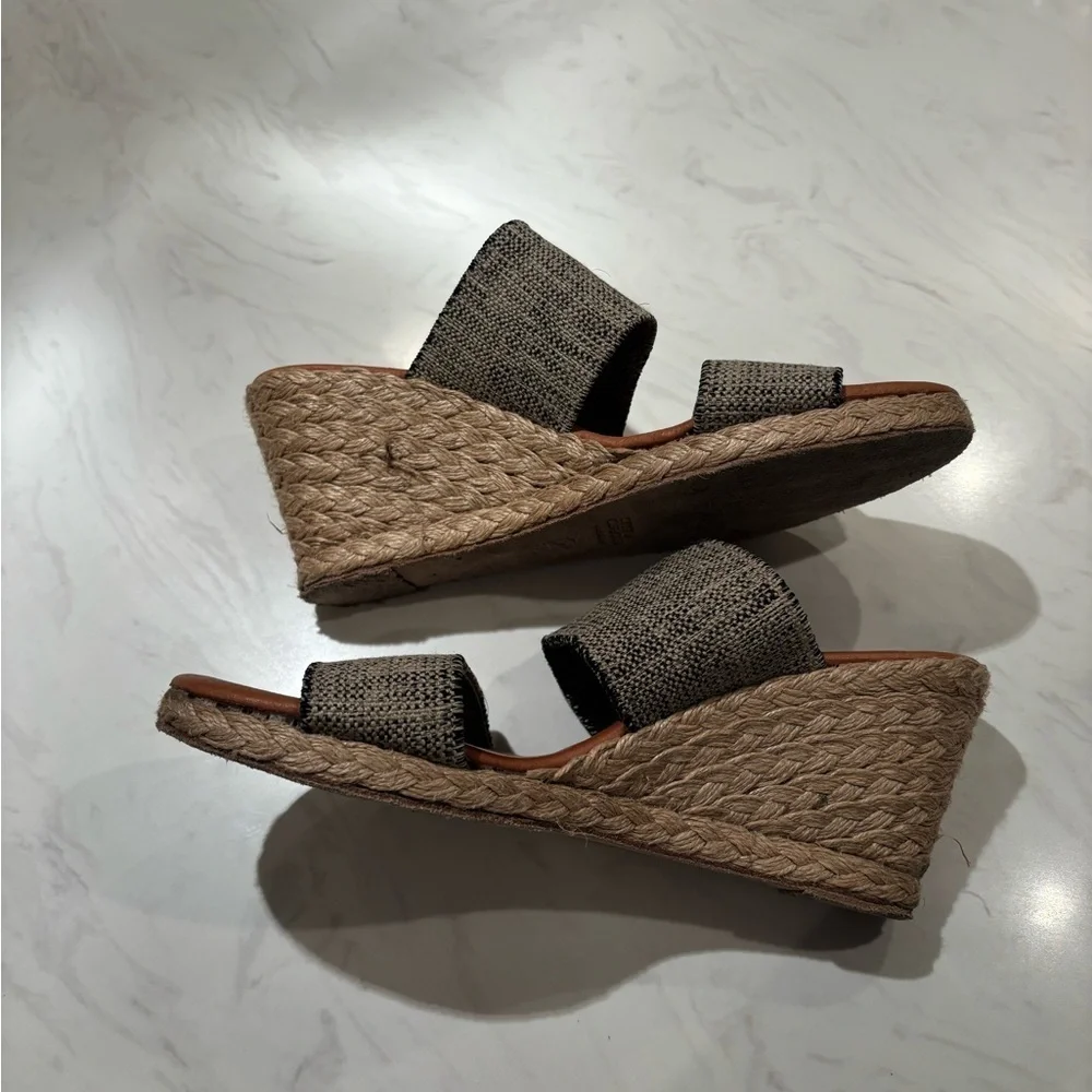 Women's Andre Aeeoue Brown and Black Wedge Heels